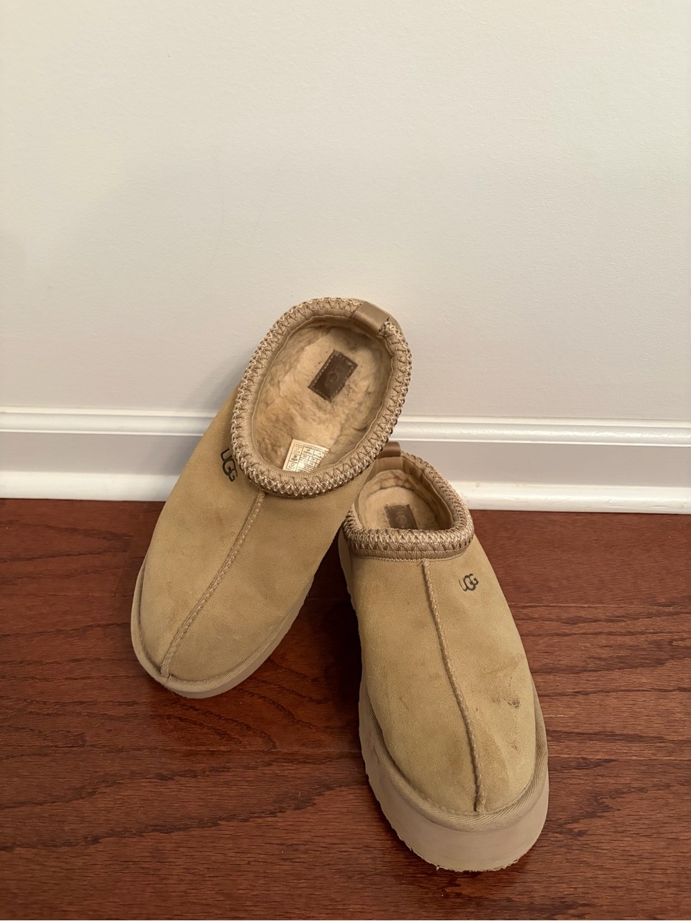 UGG tazz Slip-On Mule in natural women’s size 9 platform clog shoes winter fall